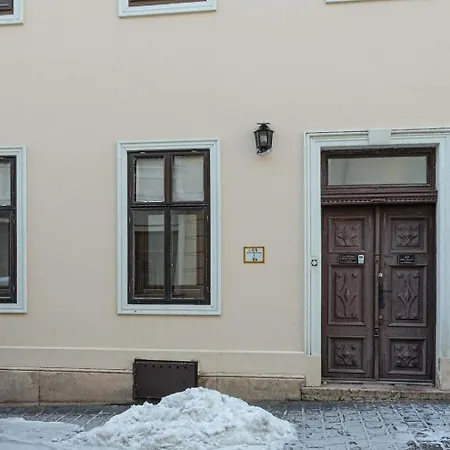 Royal Daire İstolni Belgrad